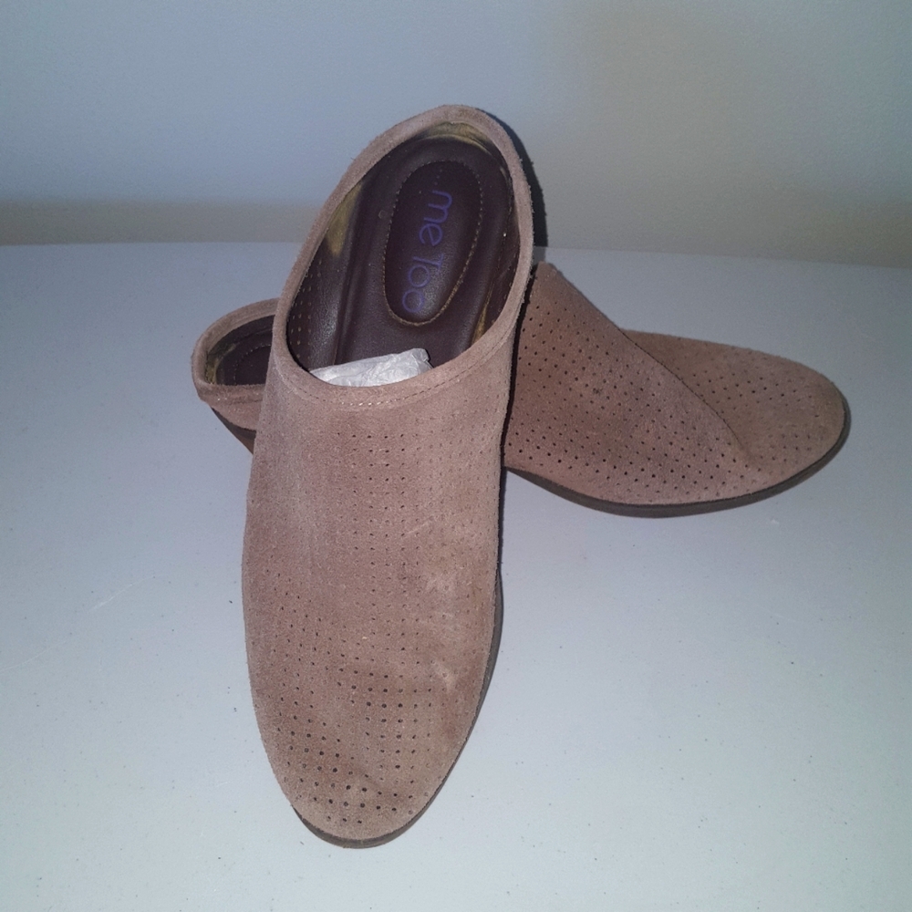 Ladies heeled backless shoes